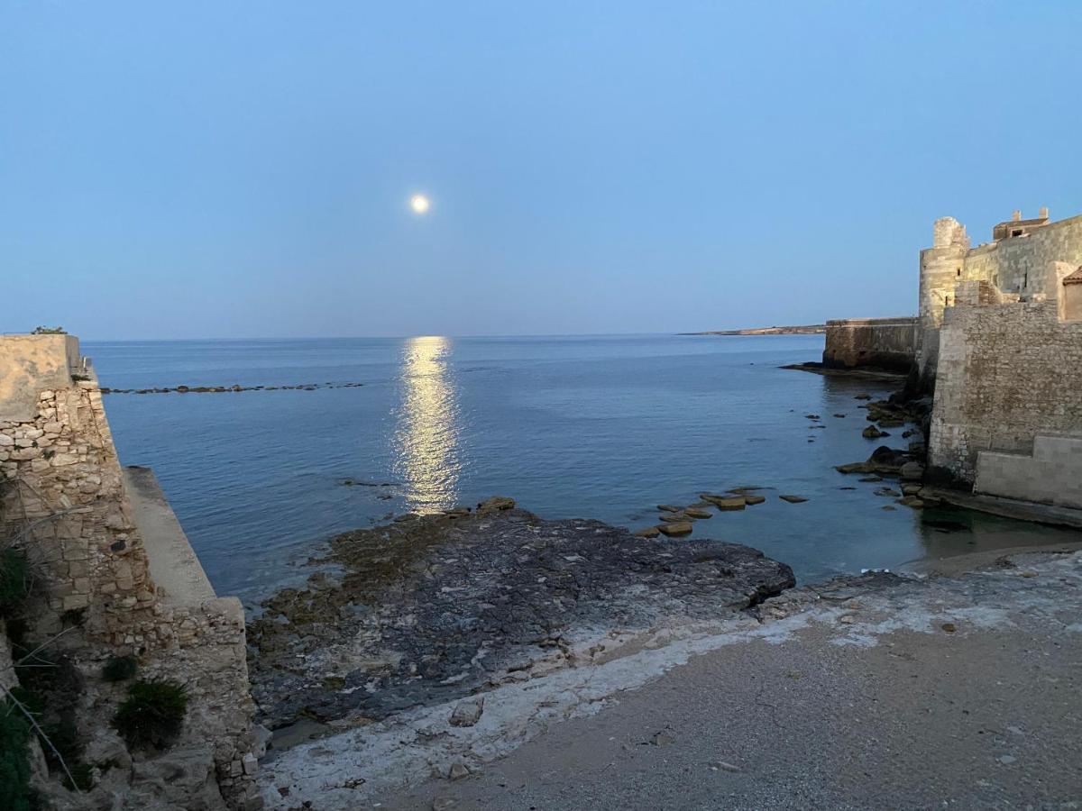 Appartamento Raffinato In Palazzo Antico Centro Storico Ortigia *